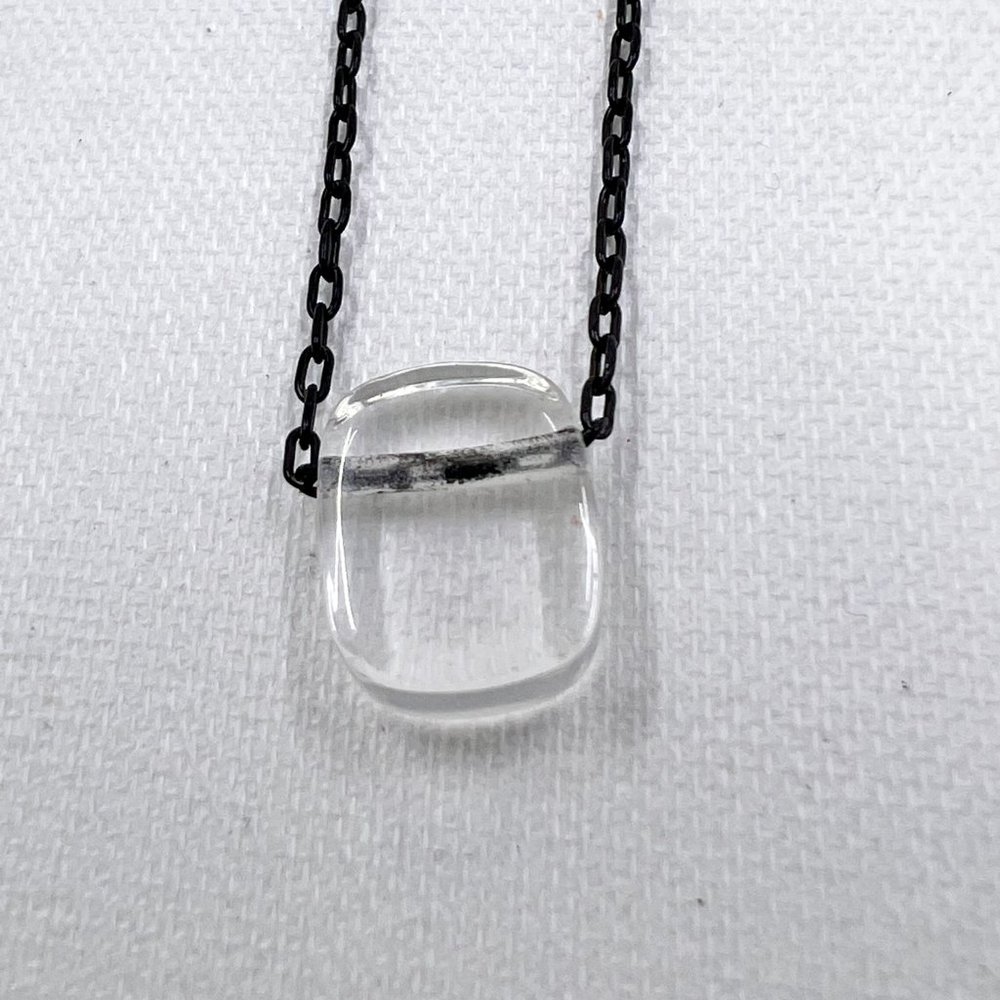 NWT - Nine West - Clear Glass Square Pendant 16” Black 925 Chain w/ Hook Closure - Picture 4 of 7